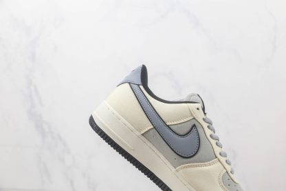 NK Air Force 1 Sail Light Gray Black lateral side